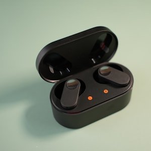 AeroBuds Compact